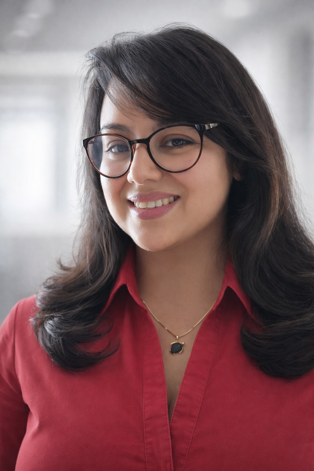 Araceli Parra Director of Growth & Digital Strategy